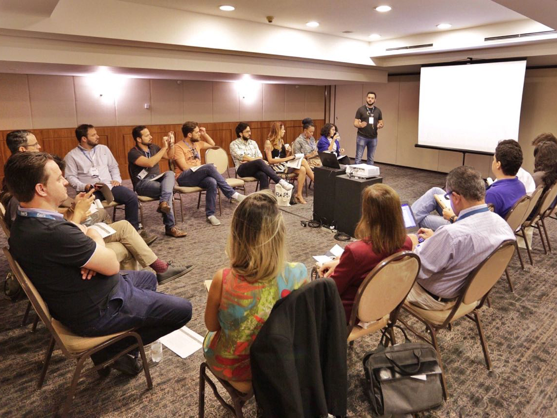 Novas lideranças discutem campanha eleitoral com especialistas