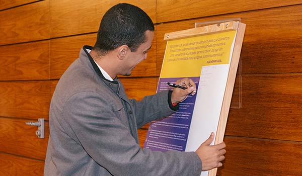 Lideranças RAPS e participantes do Programa Lideranças Públicas assinam carta compromisso